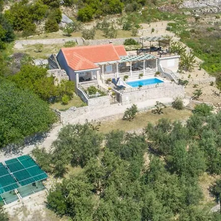 Vila Secluded Luxury With Sea View And Pool