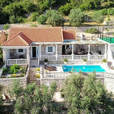 Secluded Luxury With Sea View And Pool Vila Orebić