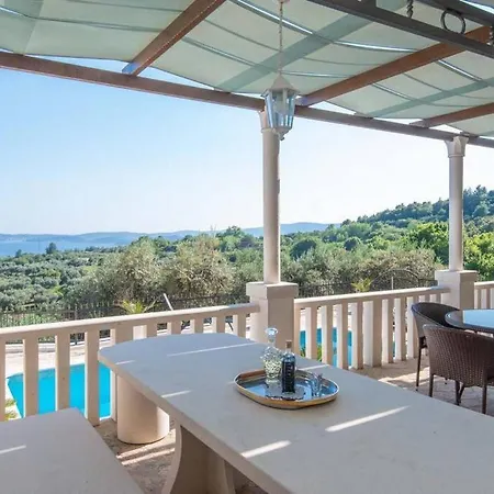 Secluded Luxury With Sea View And Pool 别墅 奥瑞比克