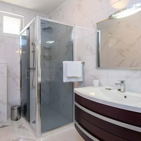 Villa Secluded Luxury With Sea View And Pool Orebić