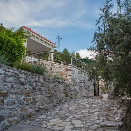Villa Secluded Luxury With Sea View And Pool