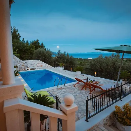 Secluded Luxury With Sea View And Pool Vila Orebić