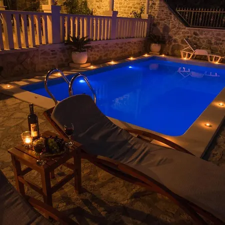 Vila Secluded Luxury With Sea View And Pool